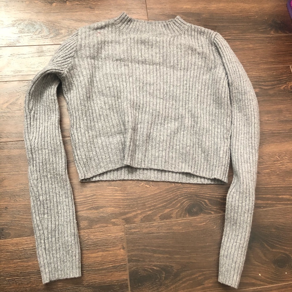 Brandy Melville Gray Cropped Sweater